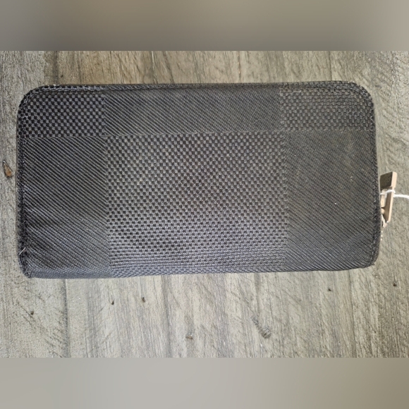 Louis Vuitton Black Wallet - Picture 2 of 8